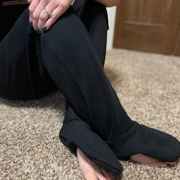 QD Threads Joggers with attached slippers - Picture 3 of 6